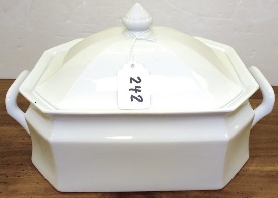 SAVOIR DOUBLE HANDLED SOUP TOUREEN 7" X11"