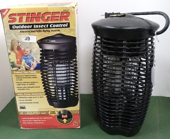 STINGER OUTDOOR BUG ZAPPER-POWERS ON