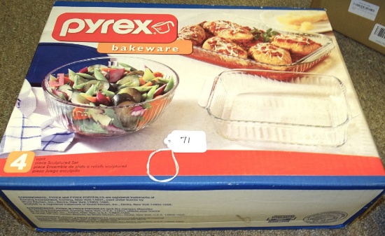 PYREX BAKEWARE SCULPTURED 4PC SET-NRFB