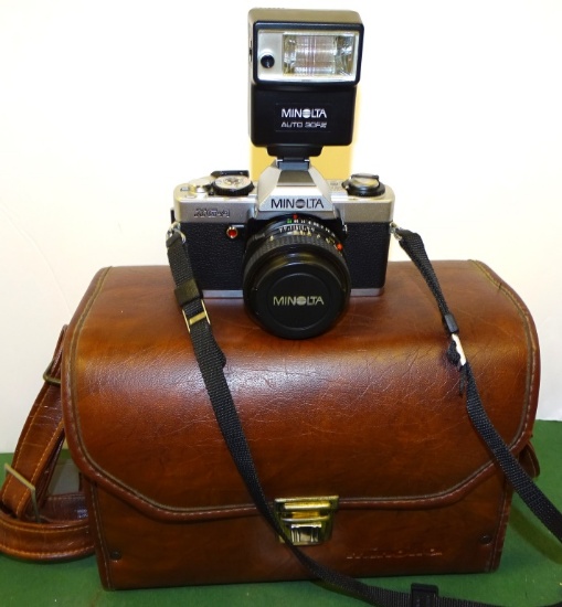 MINOLTA XG-A CAMERA & 30FX FLASH AND BAG