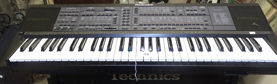 TECHNICS SXK700 KEYBOARD  WITH STAND