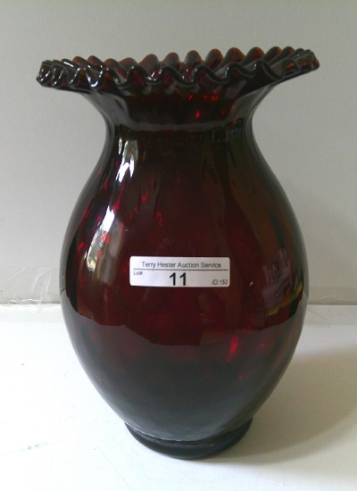VINTAGE FENTON PIGEON BLOOD CRIMPED TOP VASE
