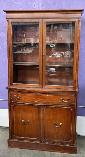 BEAUTIFUL MAHOGANY CHINA CABINET 36 X 18 X 69"