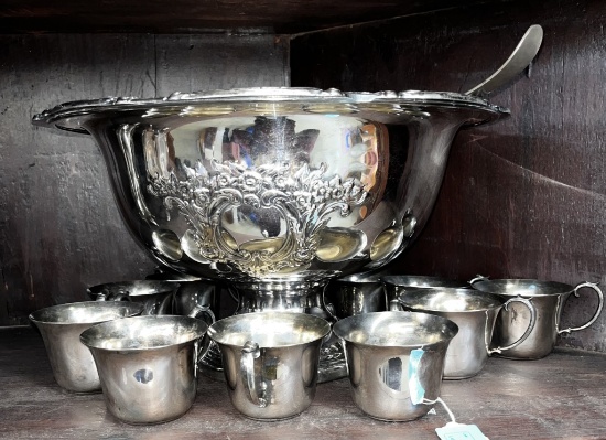 LARGE SILVER PLATE PUNCH BOWL 12 CUPS & LADDLE