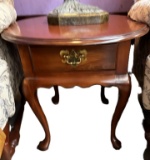 MAHOGANY LAMP TABLE QUEEN ANNE BY HARDIN