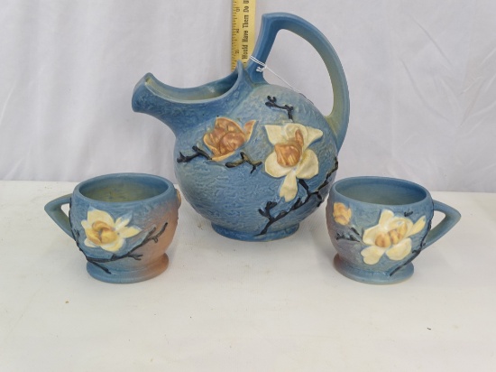 ROSEVILLE MAGNOLIA PITCHER WITH 2 CUPS 9" TALL