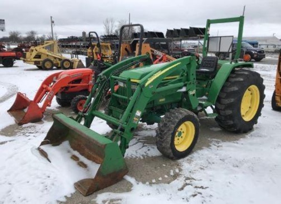 87005- JD 4005 TRACTOR W/ 300 CX LOADER, OS, 4X4, GEAR DRIVE, 3PT, PTO, 1518 HRS SHOWING, 2010 YEAR