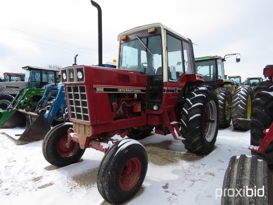 88011- INTERNATIONAL 986 TRACTOR, CAH, 2WD, DSL, REPAINTED, 3PT, 2 PTO, 2 HYDRAULIC, 4537 HRS