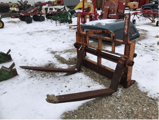 92195- PIN- ON PALLET FORKS FOR LOADER