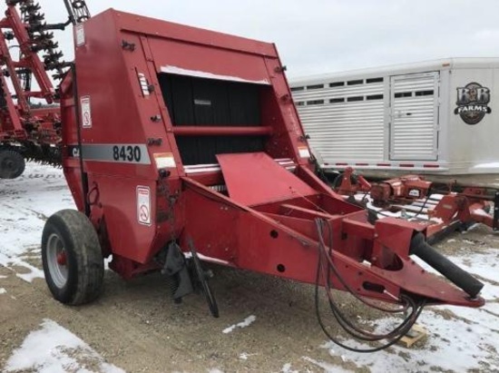 92326- CASE IH 8430 ROUND BALER, CROWDER WHEELS, 540 PTO, TWINE TIE
