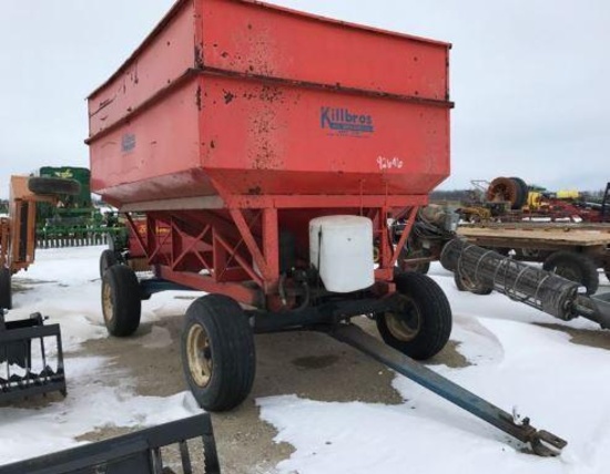 92646- KILLBROS 375 GRAVITY WAGON ON KILLBROS RUNNING GEAR W/AUGER AND HYDRAULIC DRIVE UNIT
