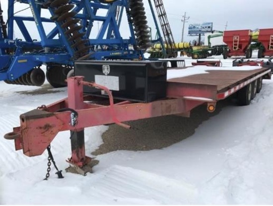 92653- TRI AXLE PINTLE HITCH TRAILER, FOLDING RAMPS