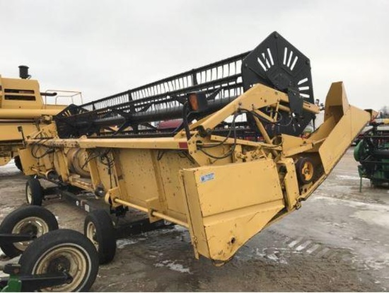 92709- NEW HOLLAND 973 25' PLATFORM (STEVE BENDER FARM RETIREMENT)