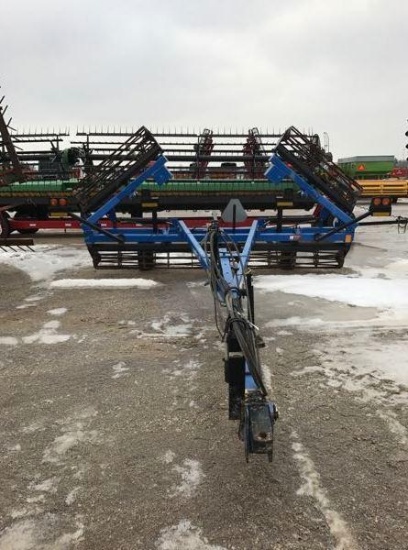 92715- DMI CRUMBLER, 22' LIKE NEW (STEVE BENDER FARM RETIREMENT)