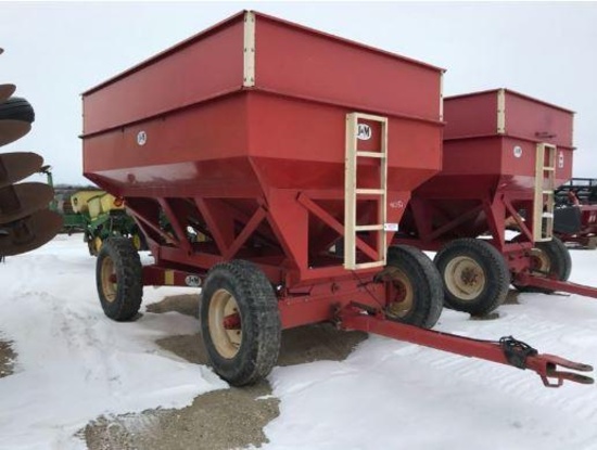 92757- J&M 350 GRAVITY WAGON ON J&M RUNNING GEAR, TRUCK TIRES