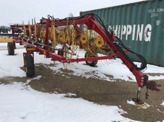 92801- NEW HOLLAND HT154 12 WHEEL HAYRAKE, LOW USE, HYDRAULIC FOLD