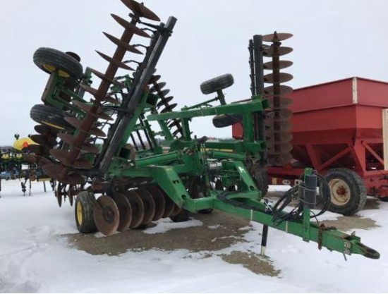 92803- JOHN DEERE 637 26.5' DISC, STANDARD GANG, 3 BAR COIL TINE HARROW