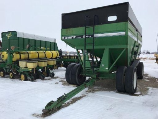 92978- BRENT 640 GRAVITY WAGON, SURGE BRAKES, FRONT AND REAR DUALS
