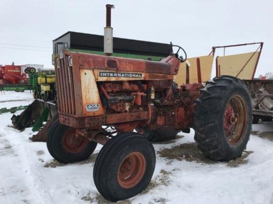 92999- INTERNATIONAL 806 TRACTOR, DIESEL, NON RUNNING, ORIGINAL, PARTS MISSING, AS IS