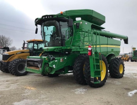 93112- JOHN DEERE S670 COMBINE, 520/85/42 TIRES W/DUALS, BIN EXTENSION, 2WD, CHOPPER, 1806