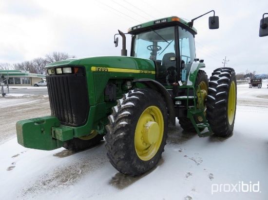 93147- JOHN DEERE 8200 TRACTOR, MFWD, FRONT WEIGHTS, FRONT FENDERS, 18.4-46 TIRES W/HUB DUALS, 3PT.,