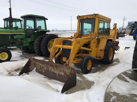 93825- JD 310 B BACKHOE, 2WD, 3574 HRS SHOWING, CAB, ORIGINAL, NICE (FIKE BROTHERS FARM RETIREMENT)