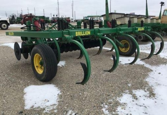 93826- BRILLION 9 SHANK DISC CHISEL (FIKE BROTHERS FARM RETIREMENT)
