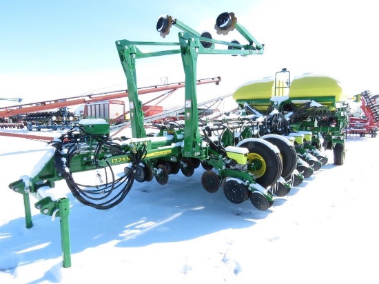93047- JOHN DEERE 1775NT PLANTER, MAX EMERGE 5, NO-TILL, AIR DOWN PRESSURE, LIKE NEW!!