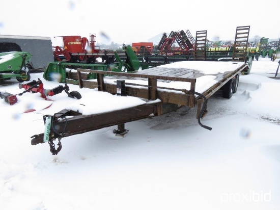 93089- TANDEM AXLE FLAT DECK TRAILER, SINGLE WHEEL W/ RAMPS