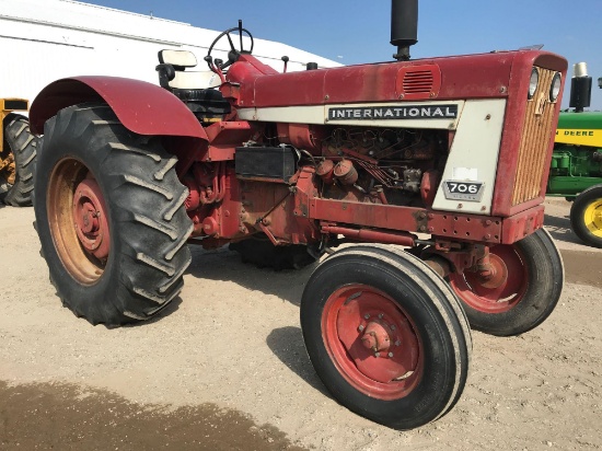 93258- INTERNATIONAL 706 TRACTOR