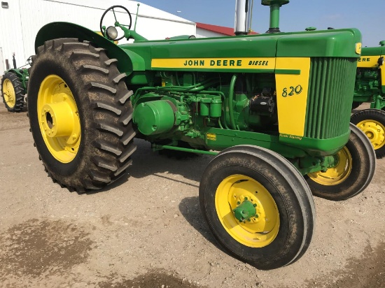 93590- JOHN DEERE 820 TRACTOR