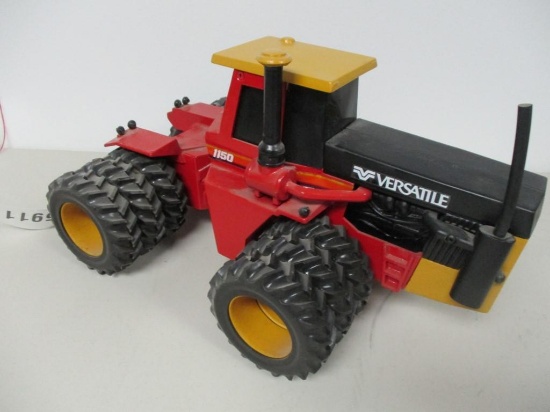 85911 Versatile 1150, 4WD, triples 1/16 scale