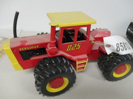 85813 Versatile 825, 1/16 scale