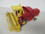 85903 NH combine 1/32 scale