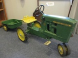85990 JD 10 3 hole w/ cart excellent, original pedal tractor