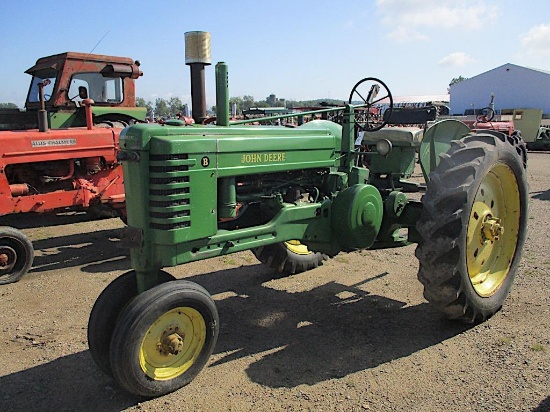 1138- JOHN DEERE B TRACTOR