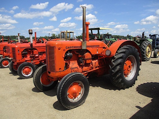 1220- CASE LA TRACTOR