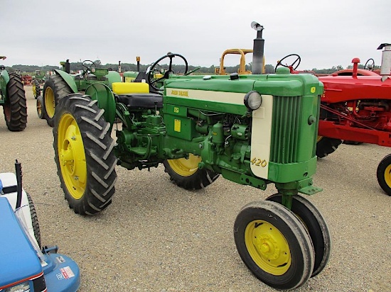 1516- JOHN DEERE 420T TRACTOR