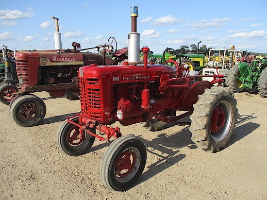 1899- FARMALL 100 TRACTOR
