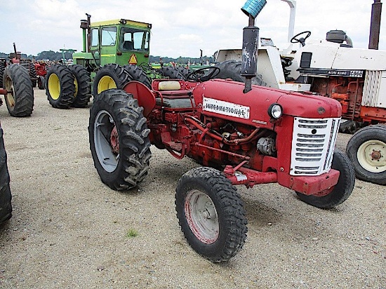 94053- IH 350 TRACTOR