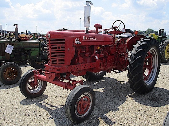 94252- IH SUPER MTA TRACTOR
