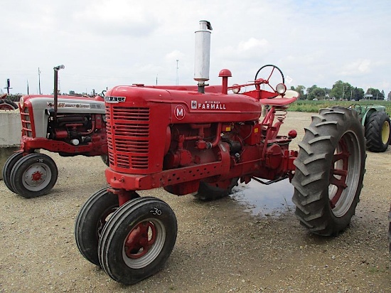 94257- FARMALL M TRACTOR
