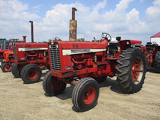 94320- IH 856 TRACTOR