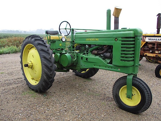96545- JD AN STYLED TRACTOR