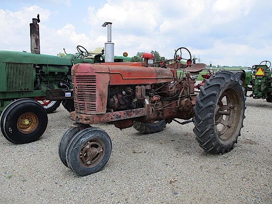 97762- IH SUPER MTA TRACTOR