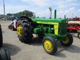 81333- JOHN DEERE 820 TRACTOR