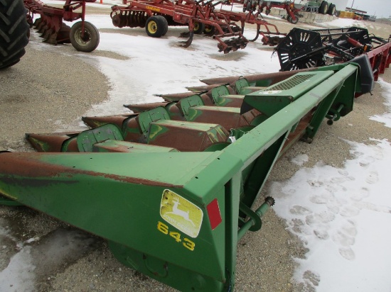 3301-JD 643 6R CORN HEAD