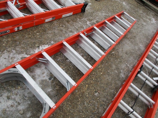 3552-NEW 8' STEP LADDER
