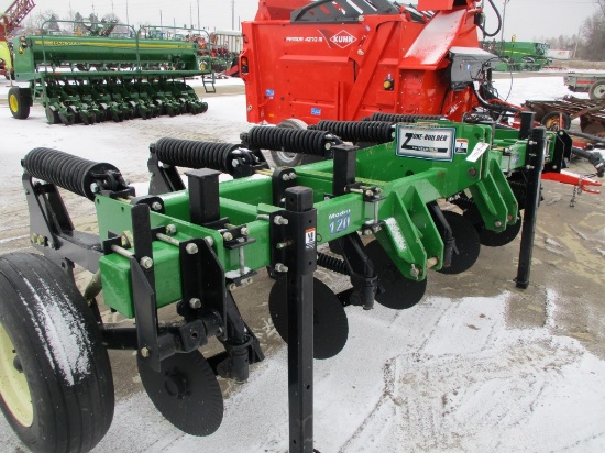 3760-UNVERFERTH MODEL 120 ZONE BUILDER, 5 SHANK, 3PT RIPPER