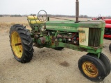 3039-JD 520 TRACTOR